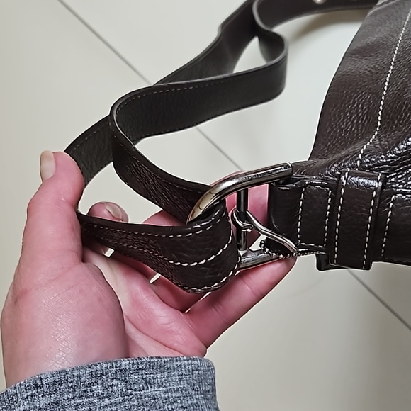 Coach Vintage Leather Shoulder Bag - Picture 12 of 17